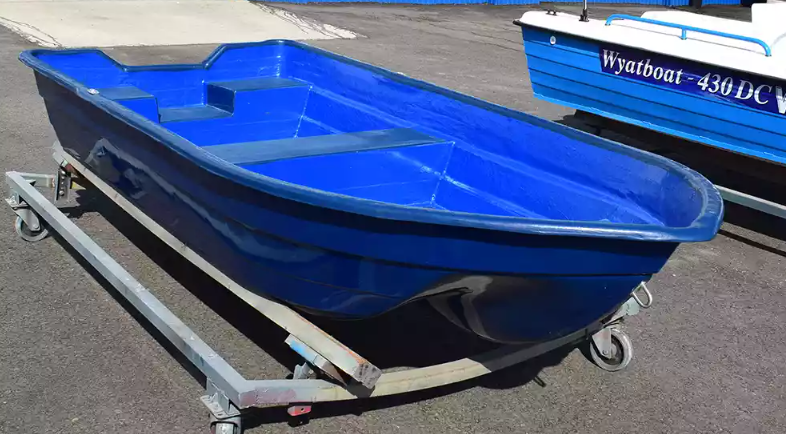 Стеклопластиковая лодка Neman-340 (тримаран) в Великом Новгороде