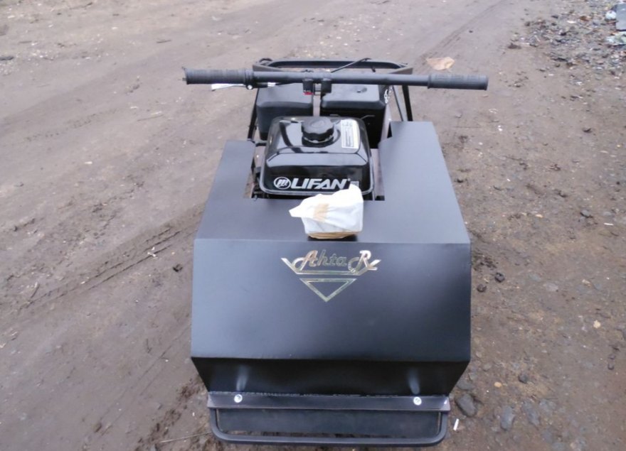 Мотобуксировщик AhtaR Зима 15 л/с с вариатором в Великом Новгороде