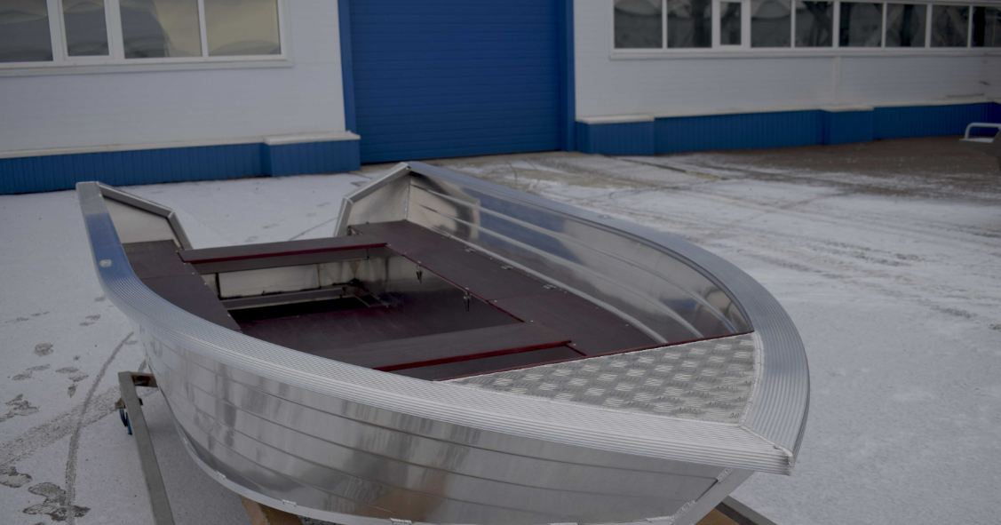 Алюминиевая лодка Неман-400 в Великом Новгороде