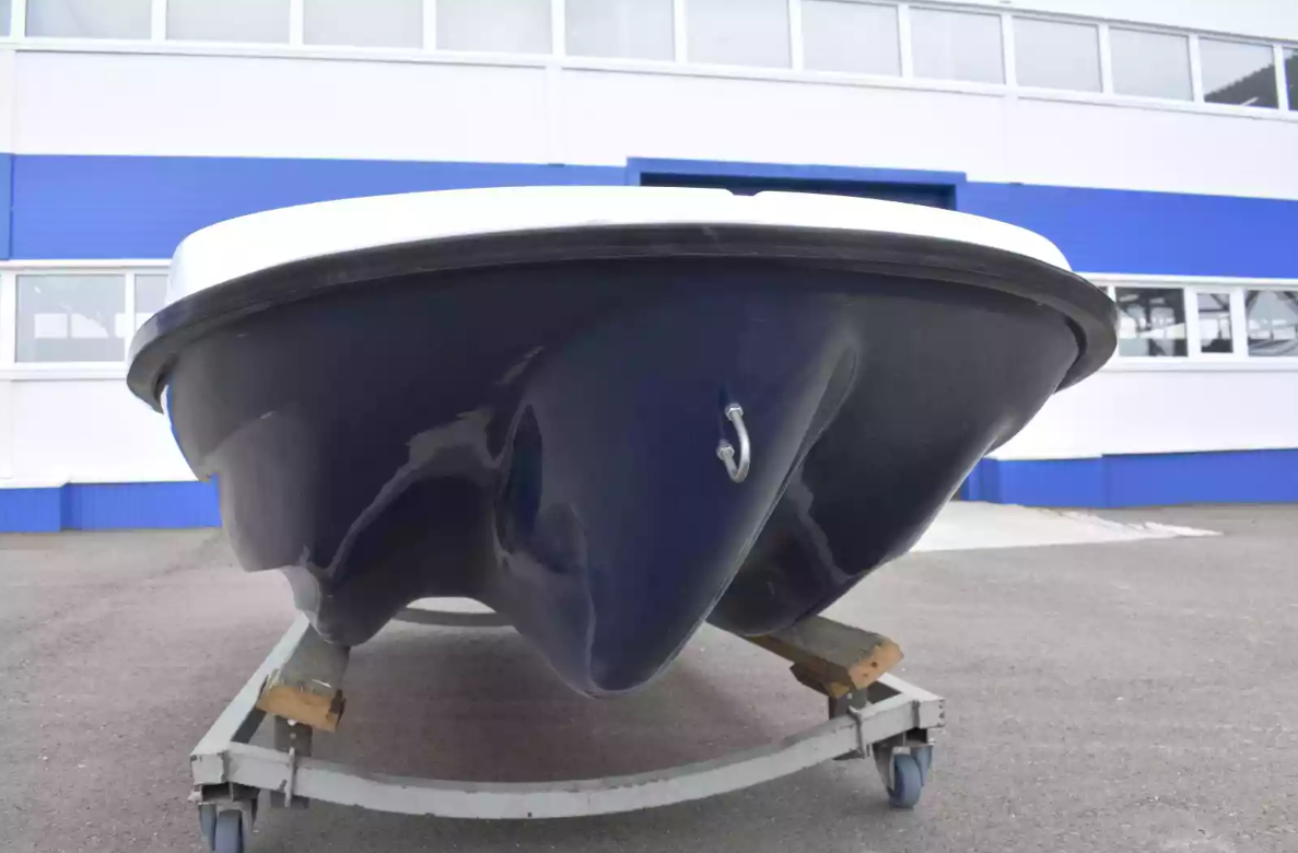 Стеклопластиковая лодка Пингвин New (тримаран) в Великом Новгороде