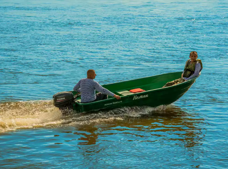 Стеклопластиковая лодка Neman-340 (тримаран) в Великом Новгороде