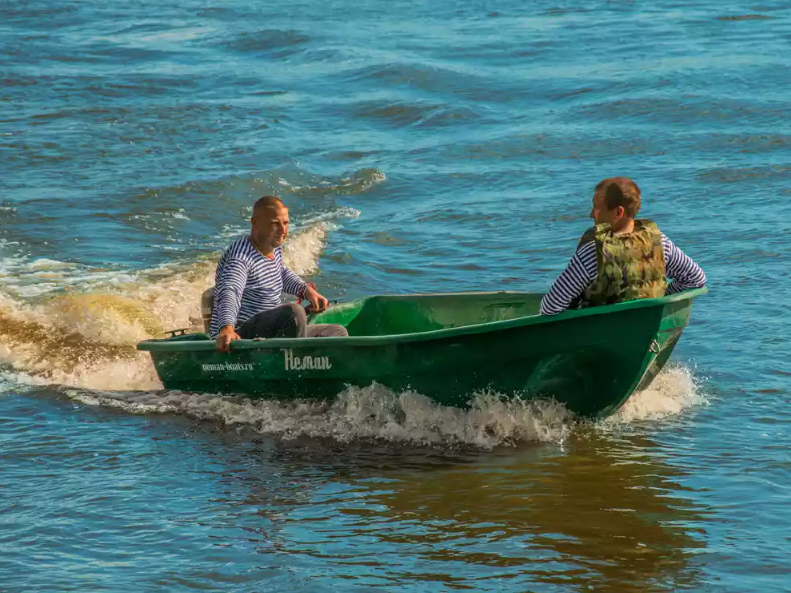 Стеклопластиковая лодка Neman-340 (тримаран) в Великом Новгороде