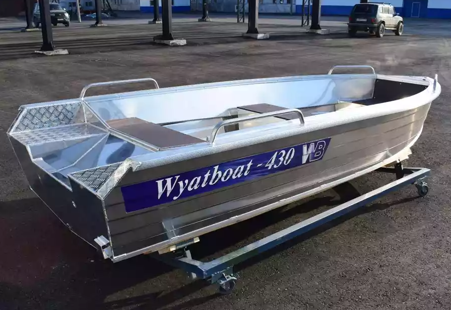 Алюминиевая лодка  Wyatboat-430 Р в Великом Новгороде