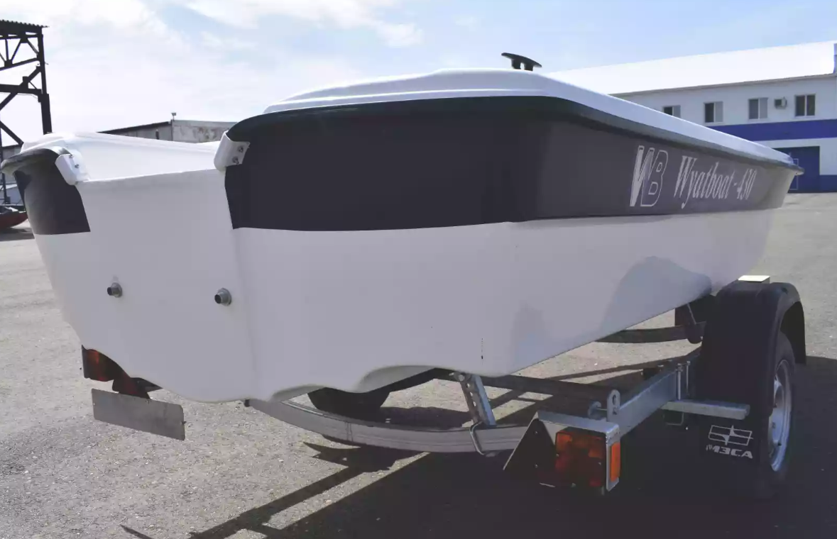 Стеклопластиковая лодка Wyatboat 430 тримаран в Великом Новгороде