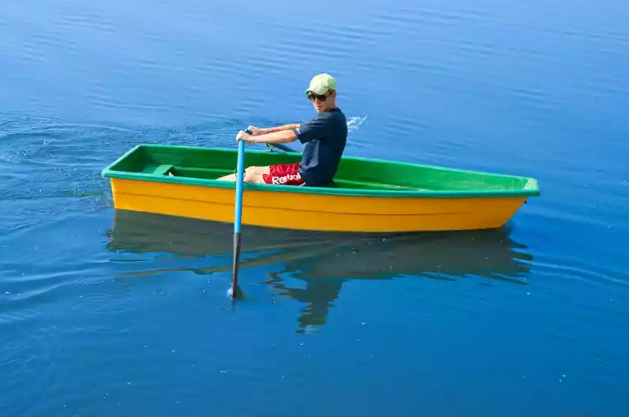 Стеклопластиковая лодка Малютка в Великом Новгороде