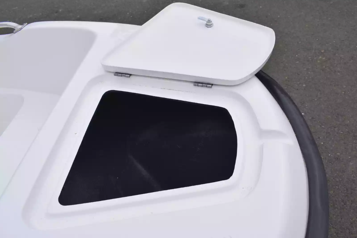 Стеклопластиковая лодка Пингвин New (тримаран) в Великом Новгороде