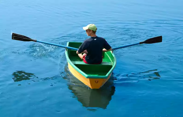 Стеклопластиковая лодка Малютка в Великом Новгороде