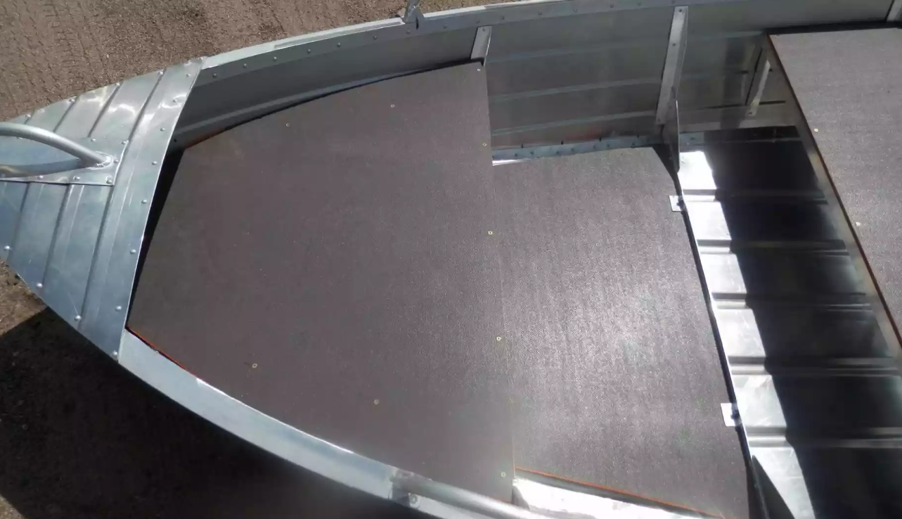 Алюминиевая лодка Вятка-Профи 32 в Великом Новгороде