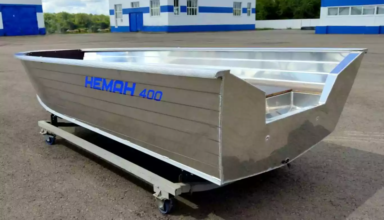Алюминиевая лодка Неман-400 в Великом Новгороде