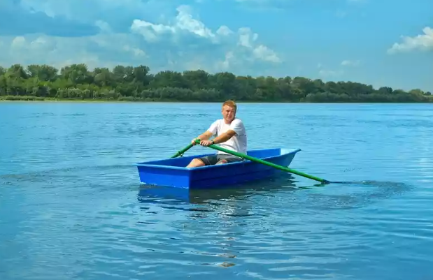 Стеклопластиковая лодка Малютка в Великом Новгороде