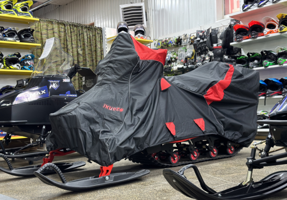 Чехол транспорт. снегохода IKUDZO HUNTER черно-красный Оксфорд ПРЕМИУМ качества с лого IKUDZO в Великом Новгороде