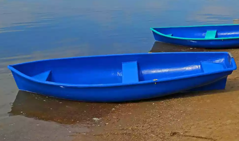 Стеклопластиковая лодка Омуль в Великом Новгороде