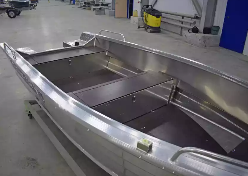 Алюминиевая лодка  Wyatboat-430 Р в Великом Новгороде