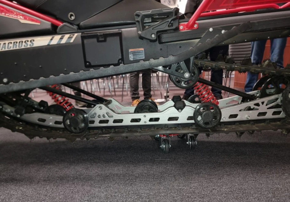 Снегоход AODES Siberiacross 1000 SWT 600mm LCD 6.8 в Великом Новгороде