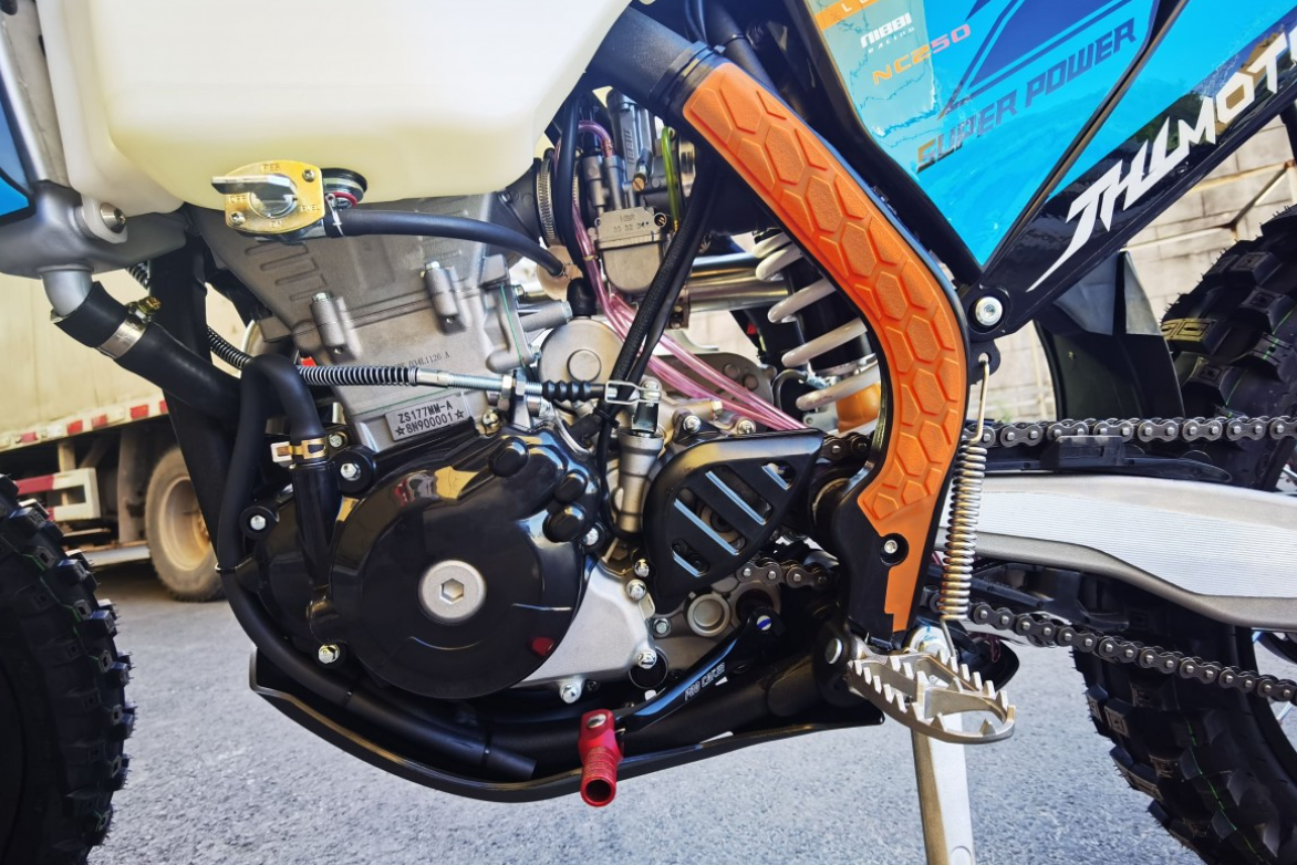 Мотоцикл JHLMOTO JHL Z7 NC250S (177MM-A) в Великом Новгороде