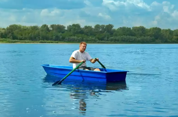 Стеклопластиковая лодка Малютка в Великом Новгороде