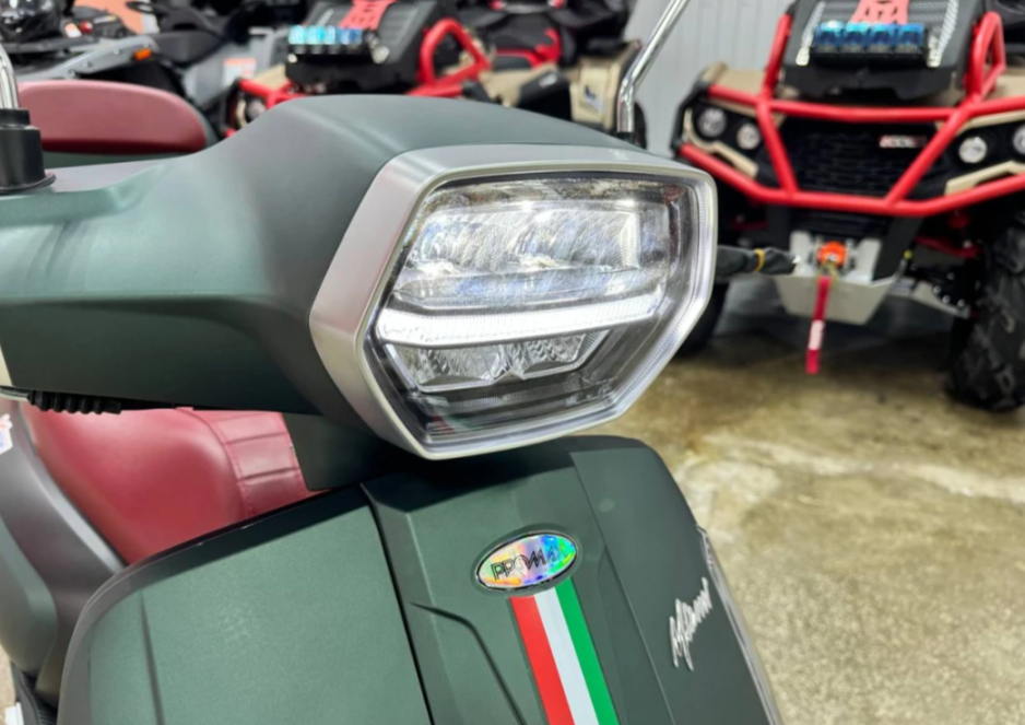 Скутер PROMAX Miami 240 (49) в Великом Новгороде