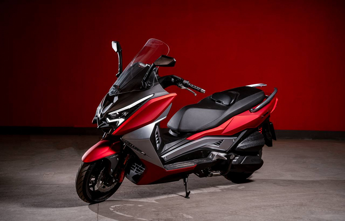 МАКСИСКУТЕР ARIIC 318 в Великом Новгороде