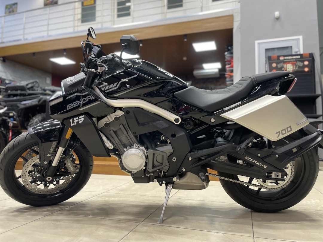 Мотоцикл Benda LFS 700 в Великом Новгороде