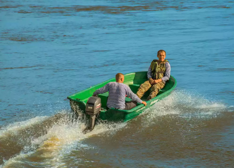 Стеклопластиковая лодка Neman-340 (тримаран) в Великом Новгороде