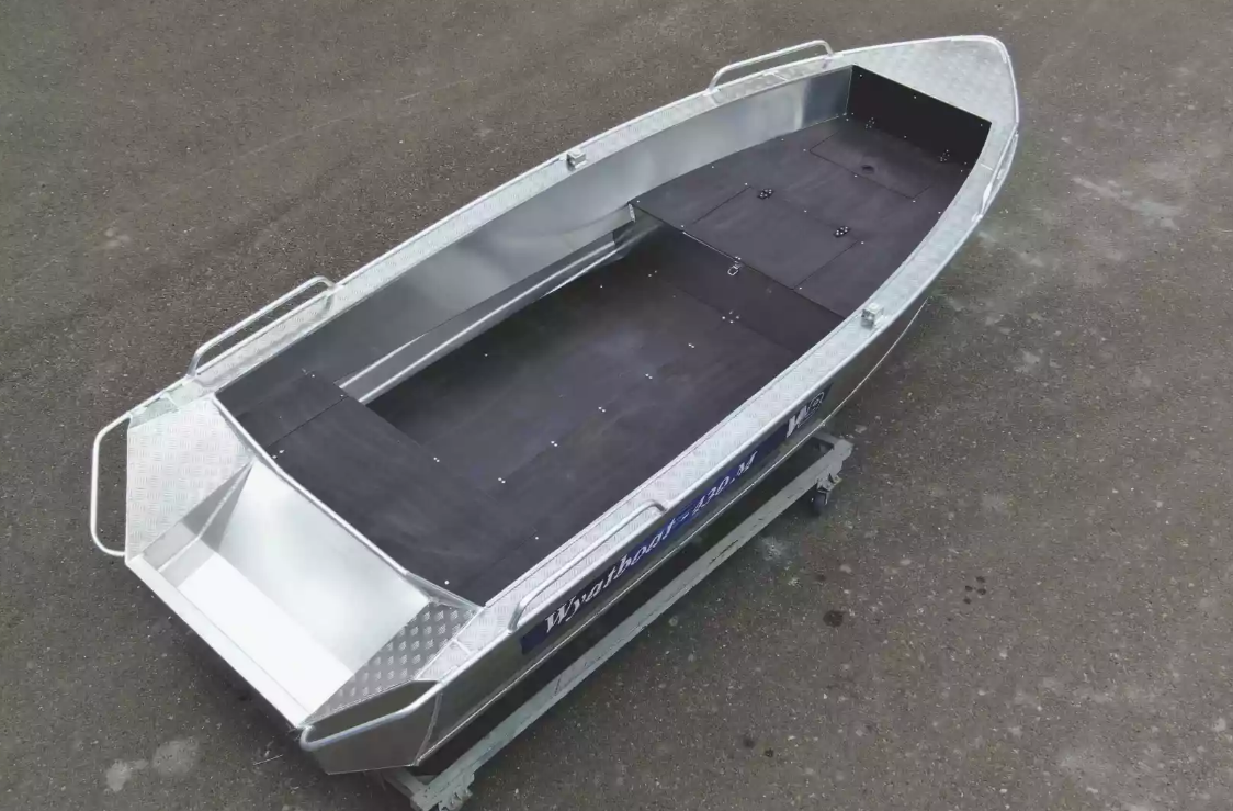 Алюминиевая лодка  Wyatboat-430М FISH в Великом Новгороде