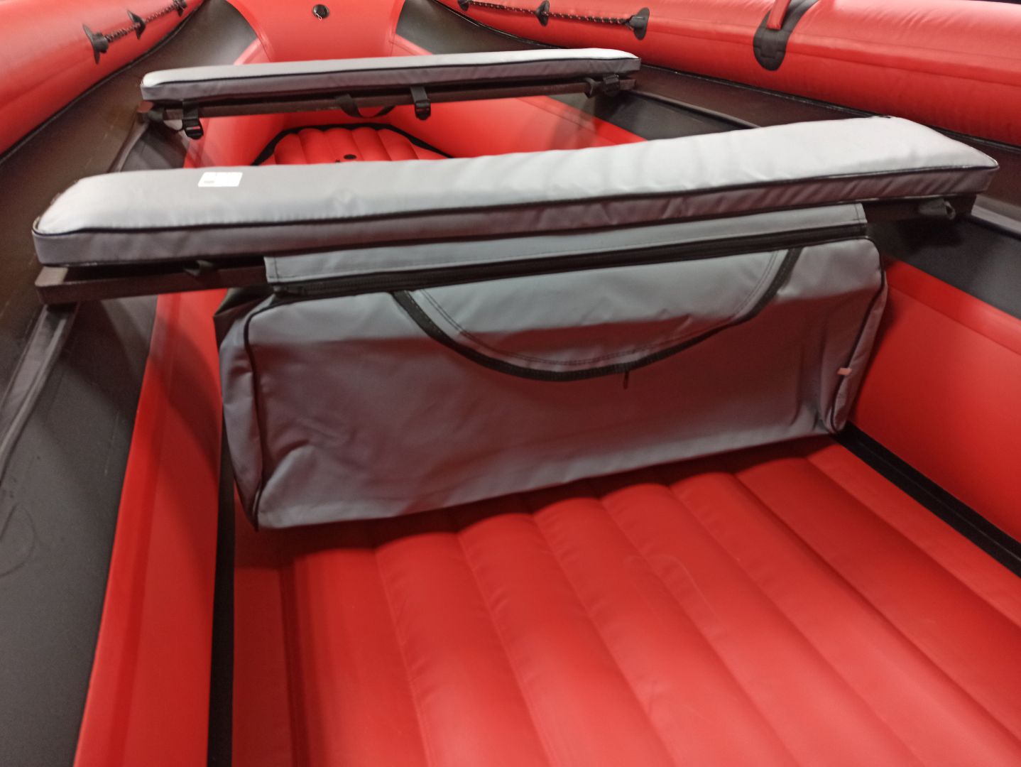 КОМПЛЕКТ МЯГКИХ НАКЛАДОК С СУМКОЙ ДЛЯ ЛОДОК 110Х20 СЕРЫЙ в Великом Новгороде