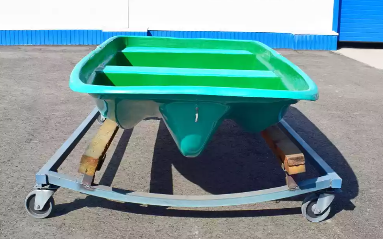 Стеклопластиковая лодка Старт (тримаран) в Великом Новгороде