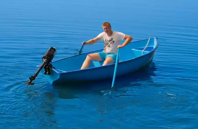 Стеклопластиковая лодка Омуль в Великом Новгороде