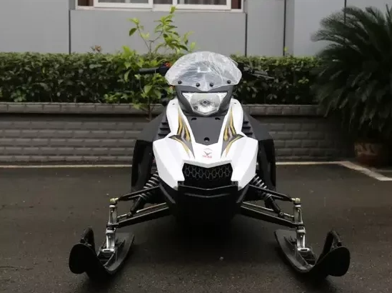 Снегоход ULAR 220 в Великом Новгороде