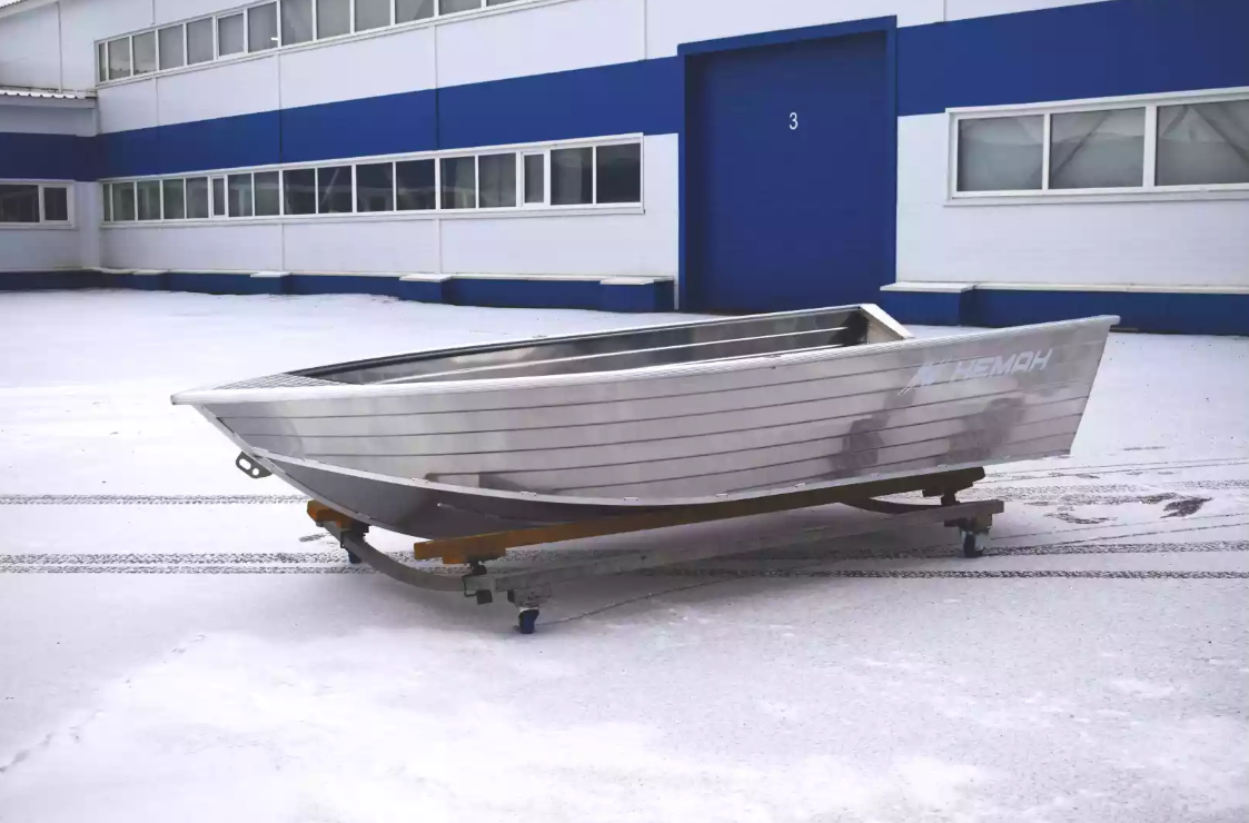 Алюминиевая лодка Неман-400 в Великом Новгороде