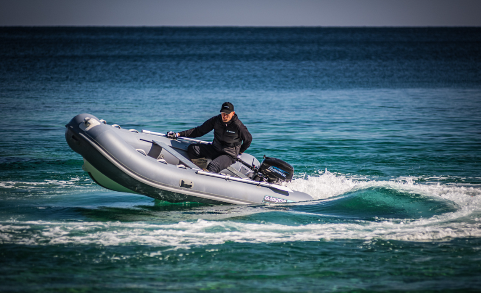 Лодка GLADIATOR RIB380AL в Великом Новгороде