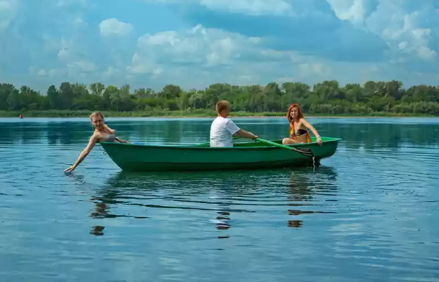 Стеклопластиковая Лодка Голавль в Великом Новгороде