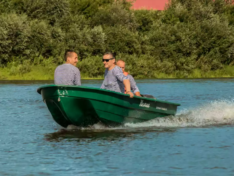 Стеклопластиковая лодка Neman-340 (тримаран) в Великом Новгороде
