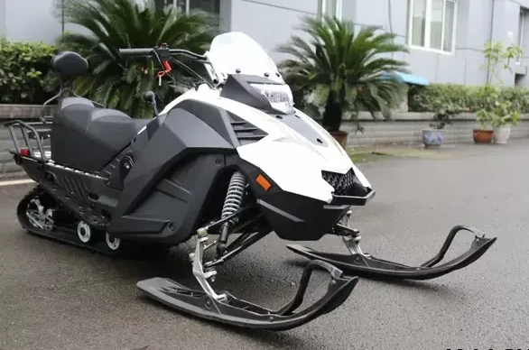 Снегоход ULAR 220 в Великом Новгороде