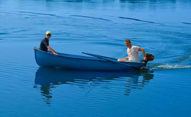 Стеклопластиковая лодка Омуль в Великом Новгороде