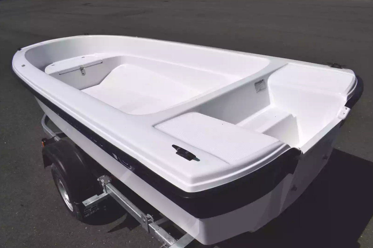 Стеклопластиковая лодка Wyatboat 430 тримаран в Великом Новгороде