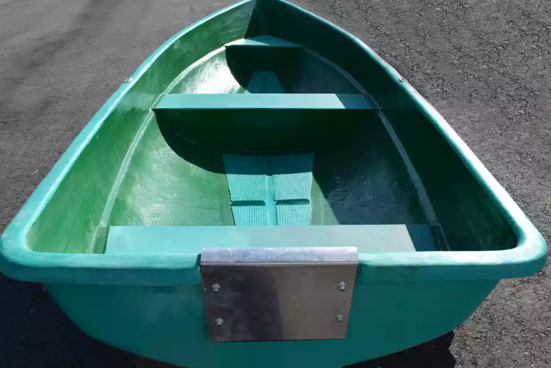 Стеклопластиковая Лодка Голавль в Великом Новгороде