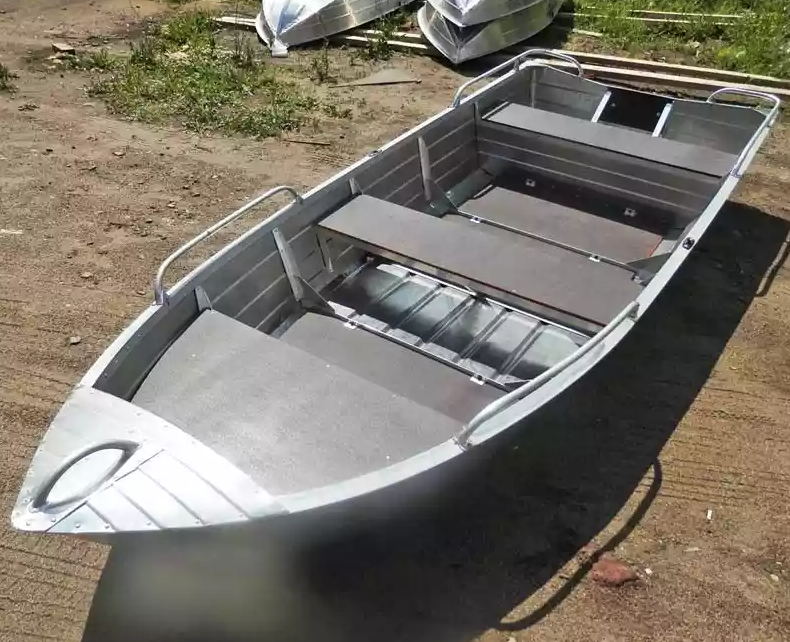 Алюминиевая лодка Вятка-Профи 37 в Великом Новгороде