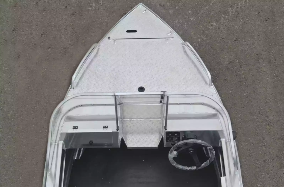 Алюминиевая лодка  Neman-400 PRO в Великом Новгороде