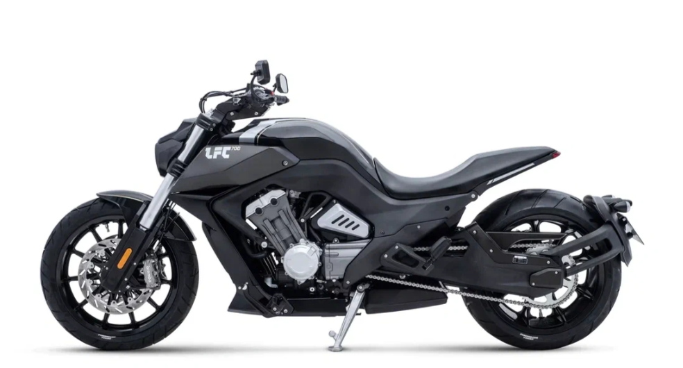 Мотоцикл Benda LFC 700 в Великом Новгороде