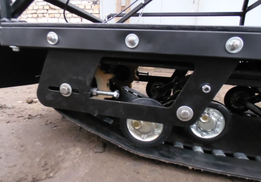 Мотобуксировщик AhtaR Зима 15 л/с с вариатором в Великом Новгороде