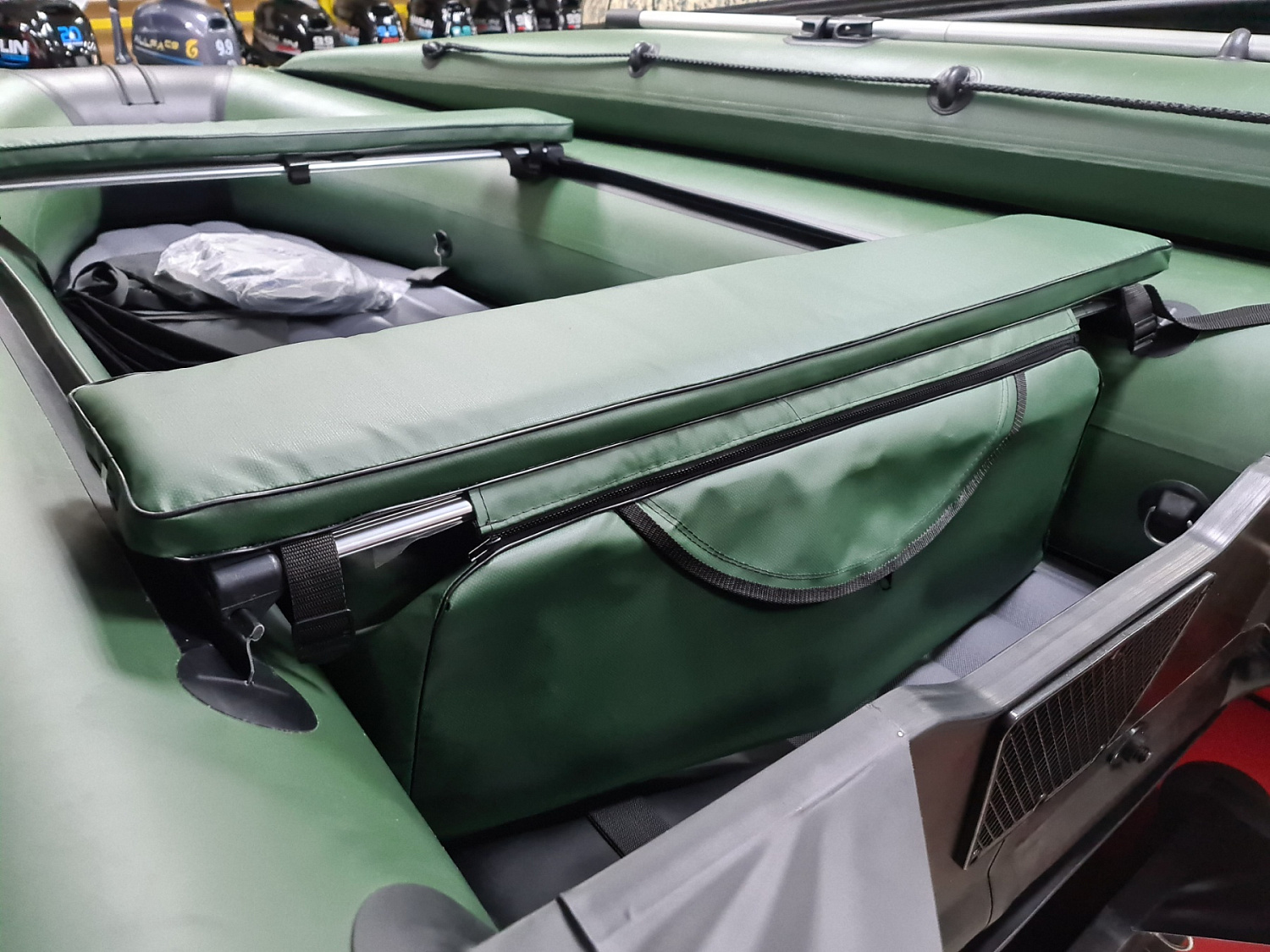 КОМПЛЕКТ МЯГКИХ НАКЛАДОК С СУМКОЙ ДЛЯ ЛОДОК 90Х20 ЗЕЛЕНЫЙ в Великом Новгороде