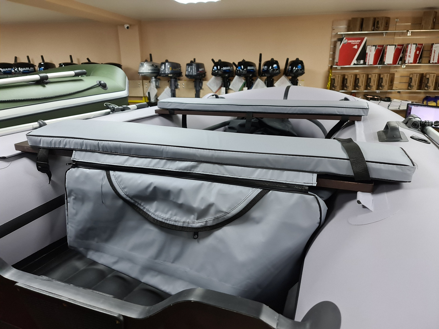 КОМПЛЕКТ МЯГКИХ НАКЛАДОК С СУМКОЙ ДЛЯ ЛОДОК 110Х20 СЕРЫЙ в Великом Новгороде