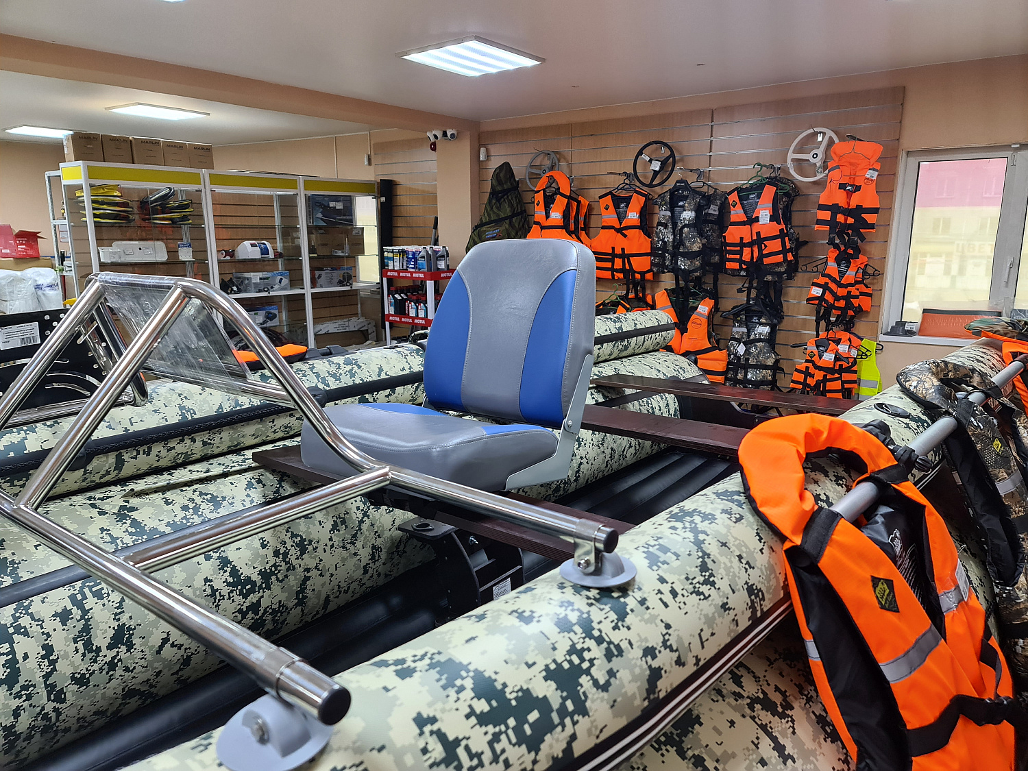 КРЕСЛО МЯГКОЕ РАСКЛАДНОЕ С ПОВОРОТНЫМ МЕХАНИЗМОМ ДЛЯ ЛОДОК в Великом Новгороде