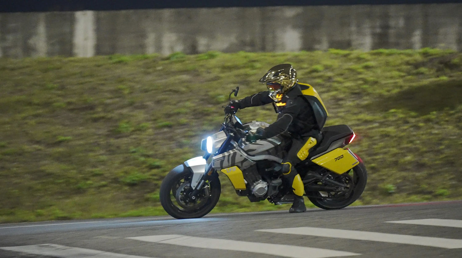 Мотоцикл Benda LFS 700 в Великом Новгороде