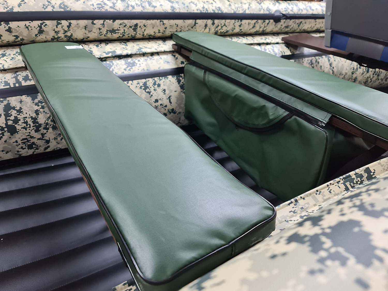 КОМПЛЕКТ МЯГКИХ НАКЛАДОК С СУМКОЙ ДЛЯ ЛОДОК 110Х20 ЗЕЛЕНЫЙ в Великом Новгороде