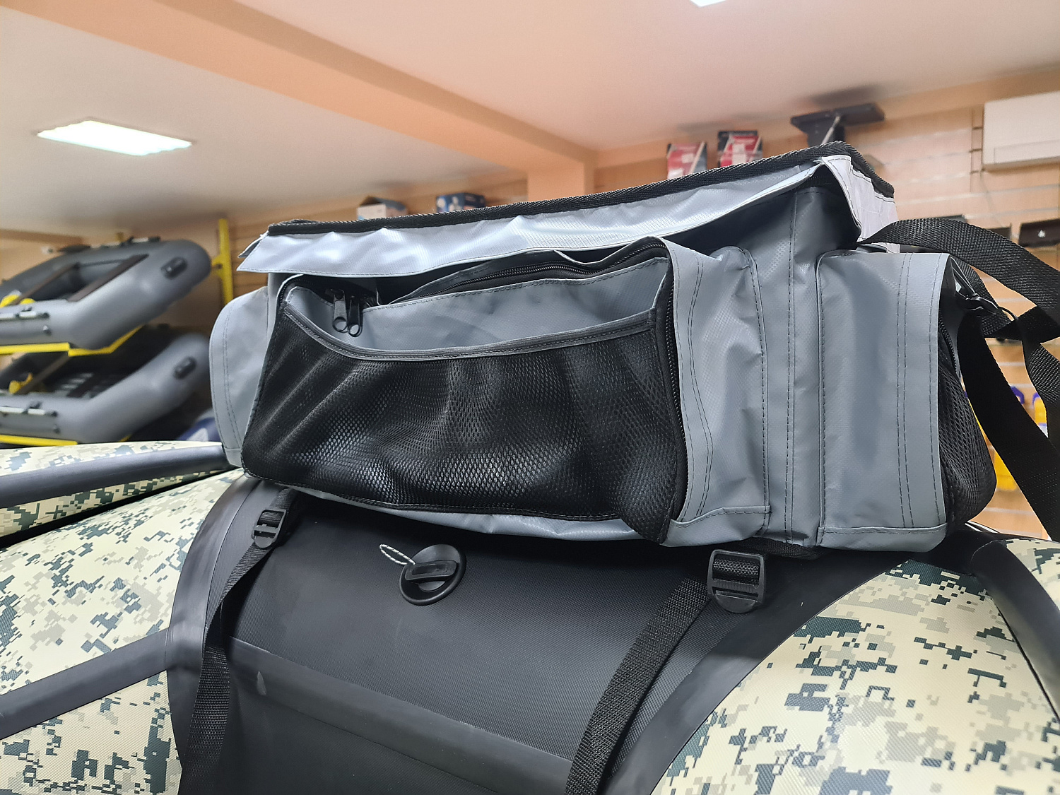 СУМКА ЛЮКС НА БАЛЛОН ДЛЯ ЛОДОК ПВХ 50Х25Х25 СМ в Великом Новгороде